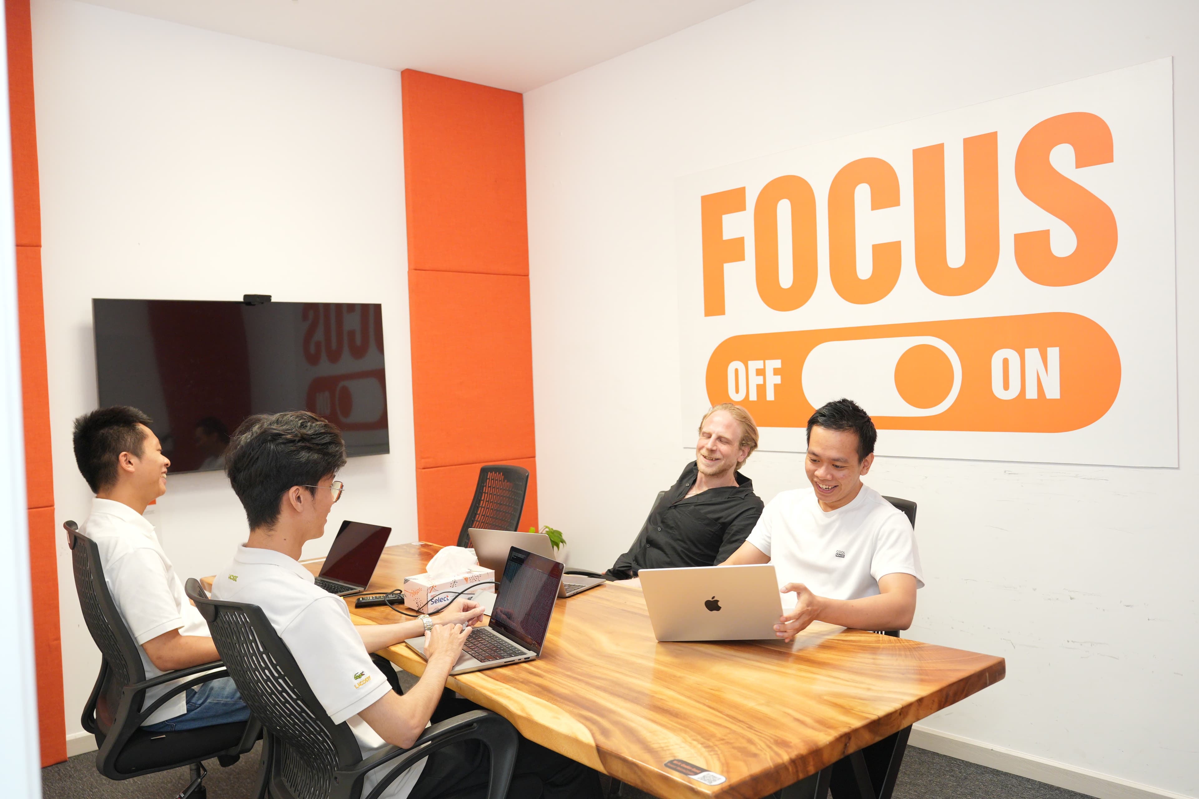 Global cargo carrier