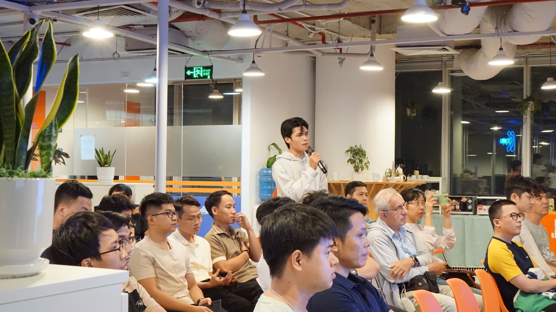 Nhà sản xuất thiết bị y tế và công nghệ sức khỏe hàng đầu