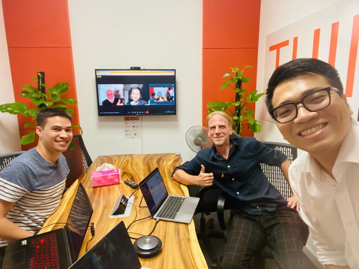 gradion team is meeting online with procelo team to discuss about the project